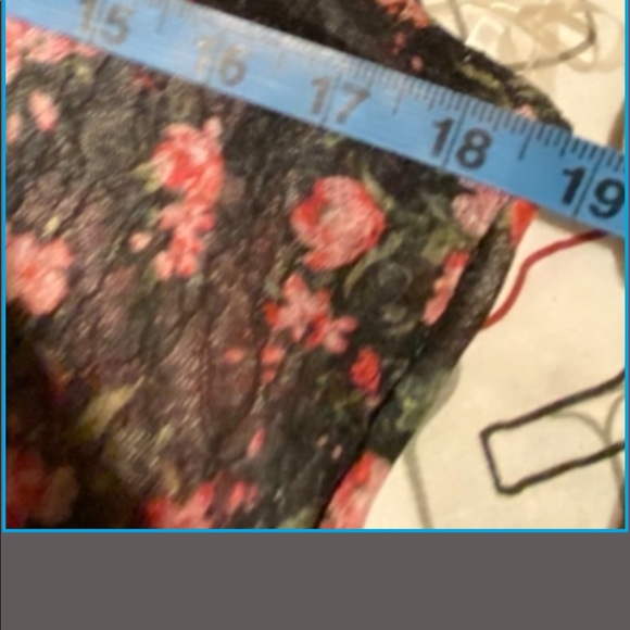 FLORAL LACE RACER BACK TOP - Picture 5 of 9